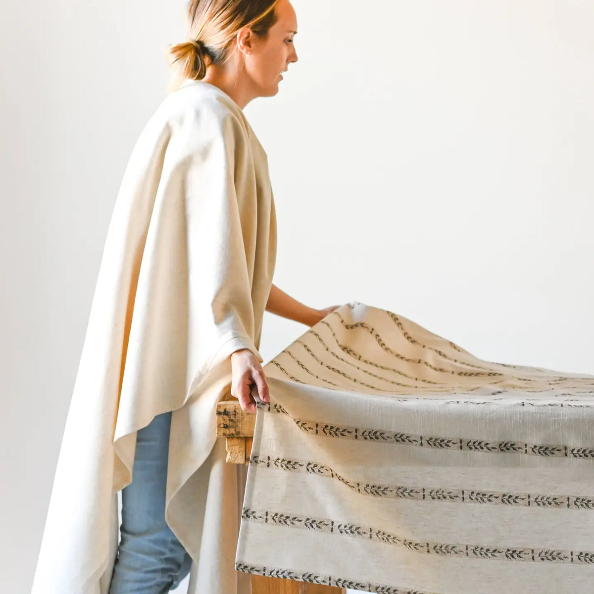 60"x90" Walnut Leaf Tablecloth