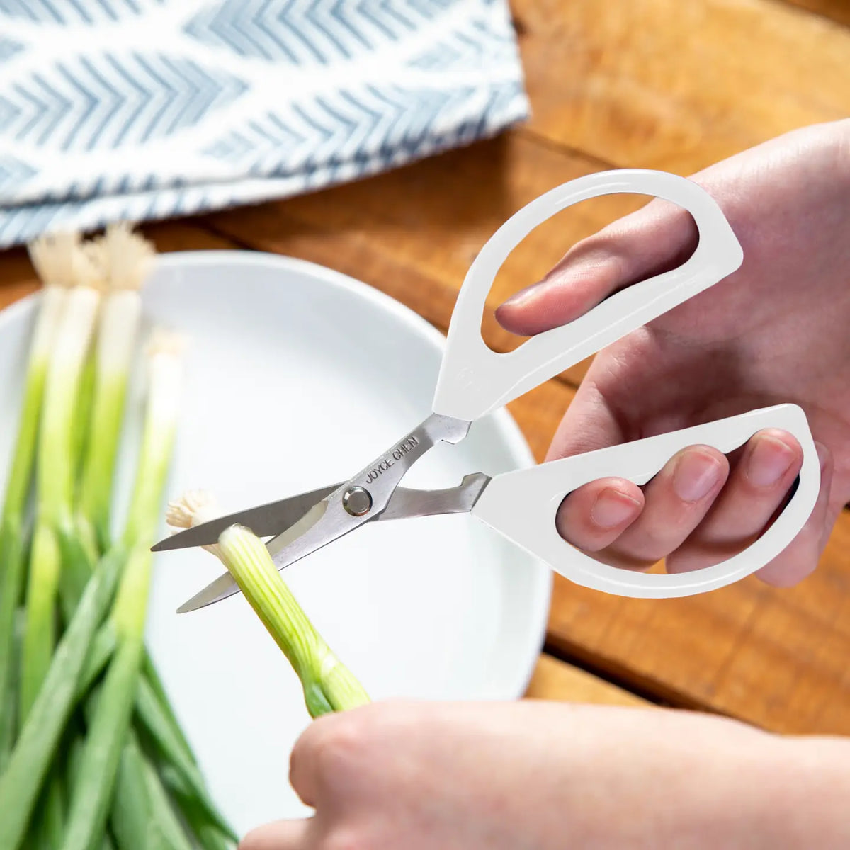Joyce Chen Unlimited Scissors White