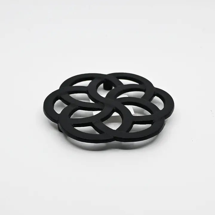 Knot 5" Cast Iron Trivet