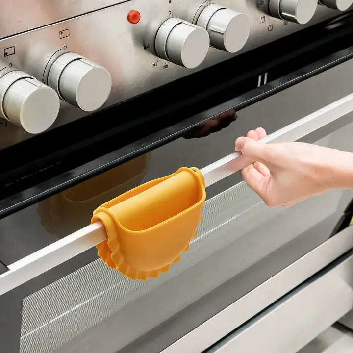 Mezzelune Pasta Oven Mitt