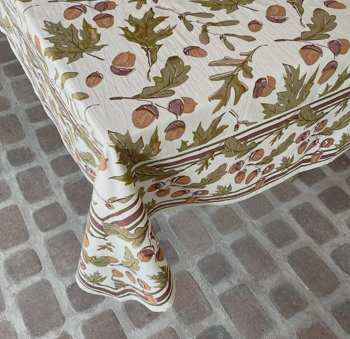 60x90 Acorns Tcloth