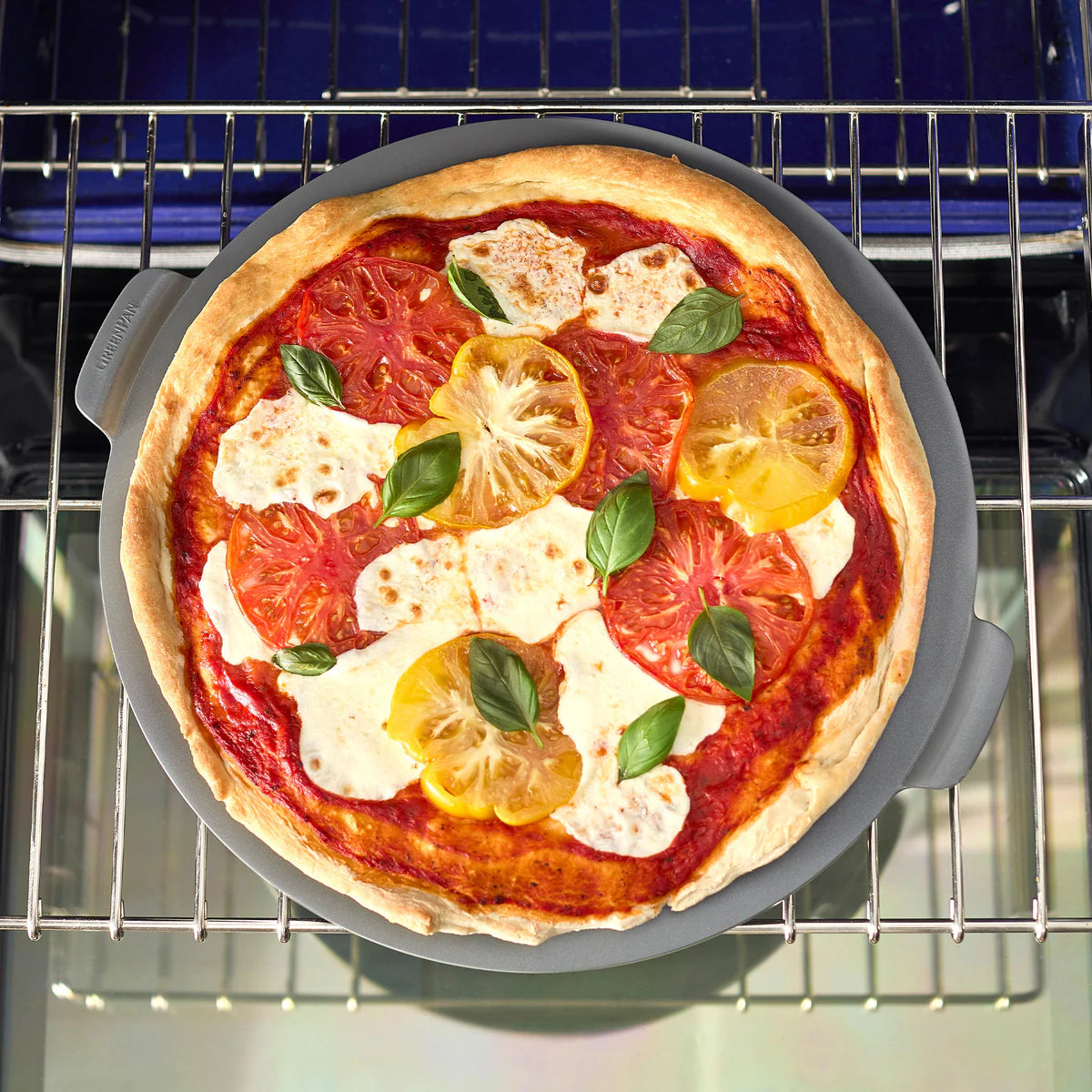 Cast Aluminum Gray 16.5" Round Premiere Pizza Pan